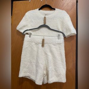 Skims brand new (tags still on) cream colored 2-piece lounge set